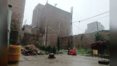 बेगूसराय में मौसम का कहर, तेज आंधी-बारिश और वज्रपात से दहशत, ठनके की गर्जना से सहमे लोग
